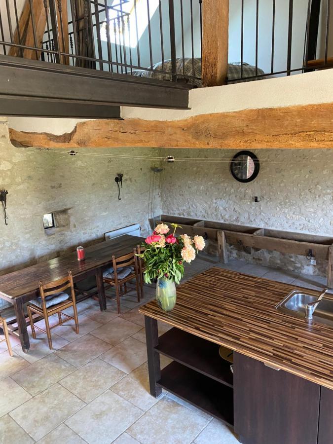 La Muzardiere Aux Gites De Cormenin Saint-Hilaire-sur-Puiseaux Exterior foto